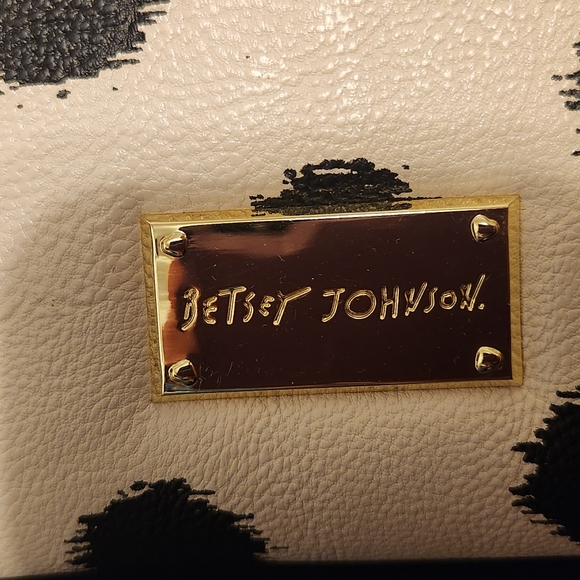 EUC Betsey Johnson spotted wallet - Picture 7 of 13
